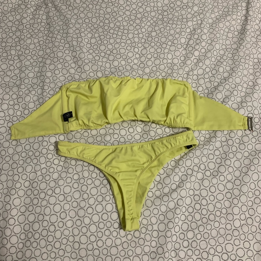 Disruptive youth bikini - Picture 3 of 5